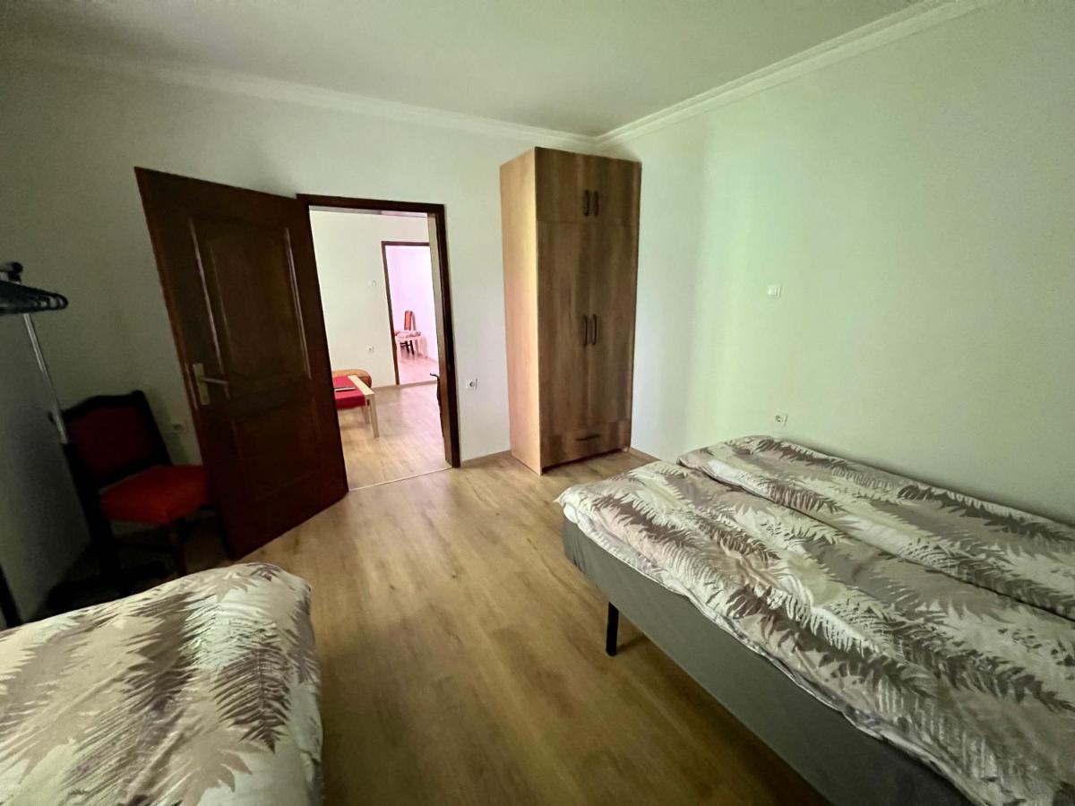 Home Base Apartments سكوبجي المظهر الخارجي الصورة